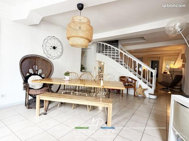 Maison 5 pièces 156 m²