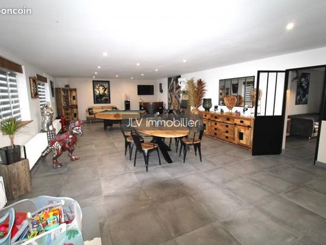 Maison 5 pièces 156 m²