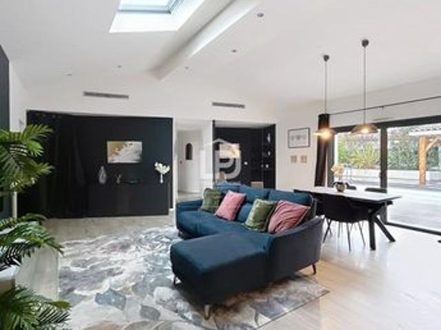 Maison 5 pièces 157 m²