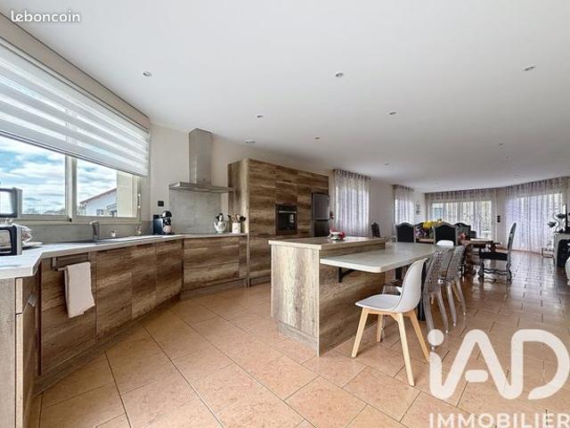 Maison 5 pièces 157 m²