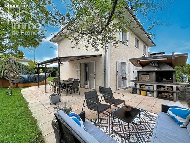 Propriété 5 pièces 157 m²