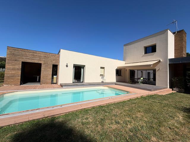 Maison 5 pièces 158 m²