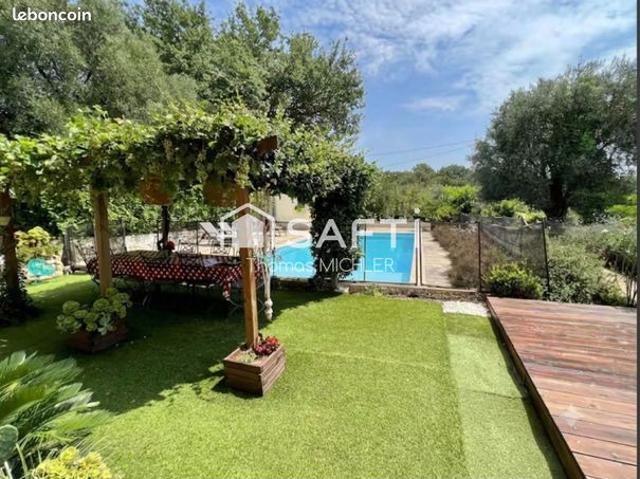 Propriété 5 pièces 202 m²