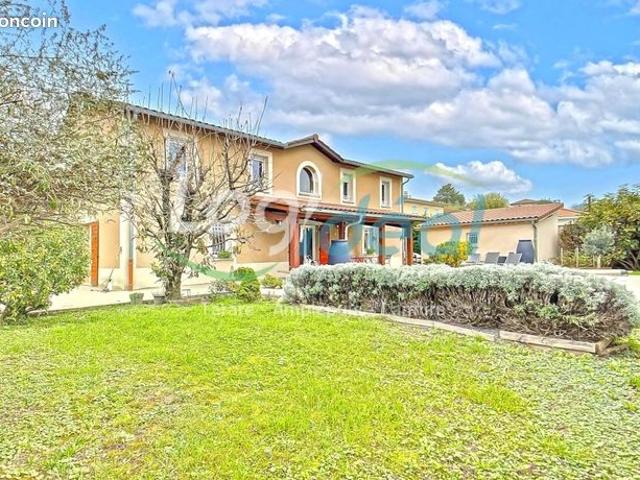 Maison 5 pièces 150 m²