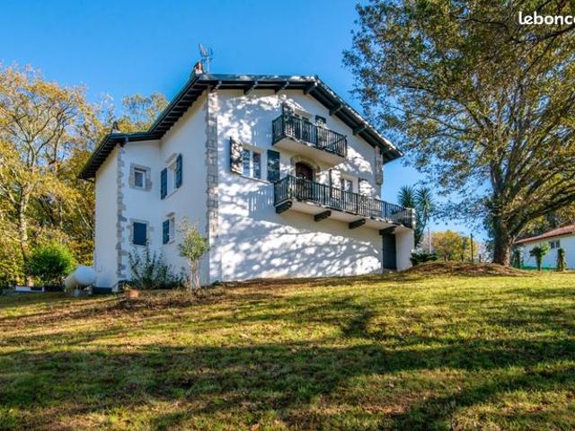 Maison 5 pièces 150 m²