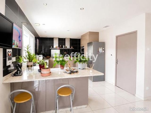 Maison 5 pièces 150 m²