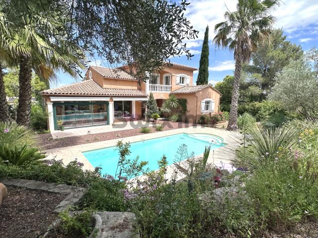 Maison 5 pièces 151 m²