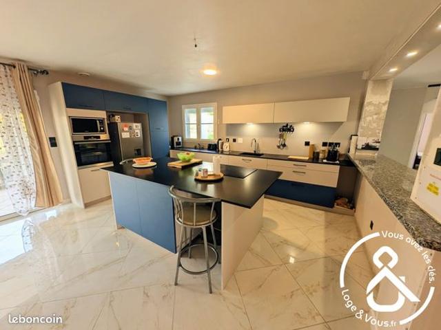 Maison 5 pièces 151 m²