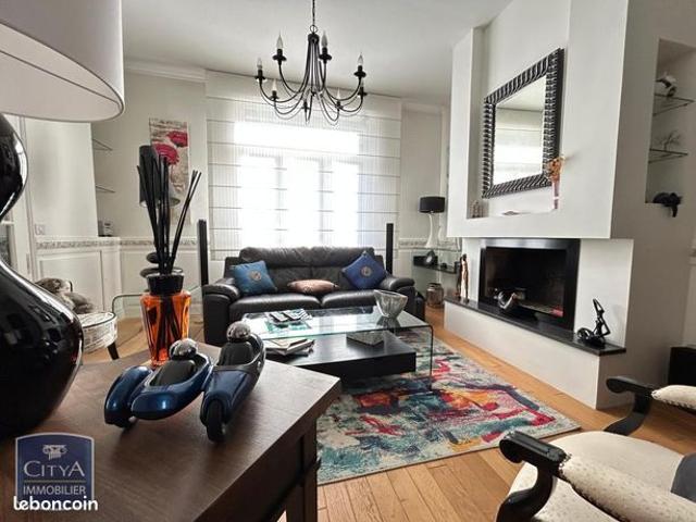 Maison 5 pièces 151 m²