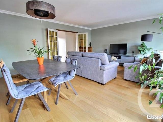 Maison 5 pièces 151 m²