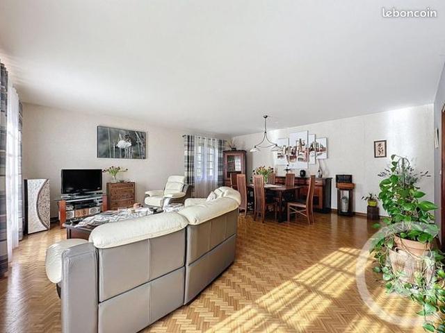 Maison 5 pièces 151 m²