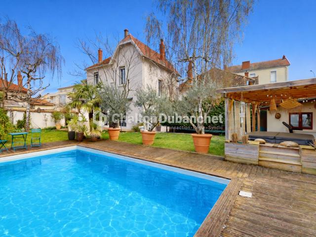 Maison 5 pièces 151 m²