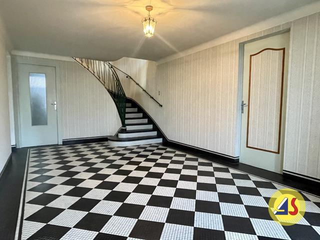 Maison 5 pièces 151 m²