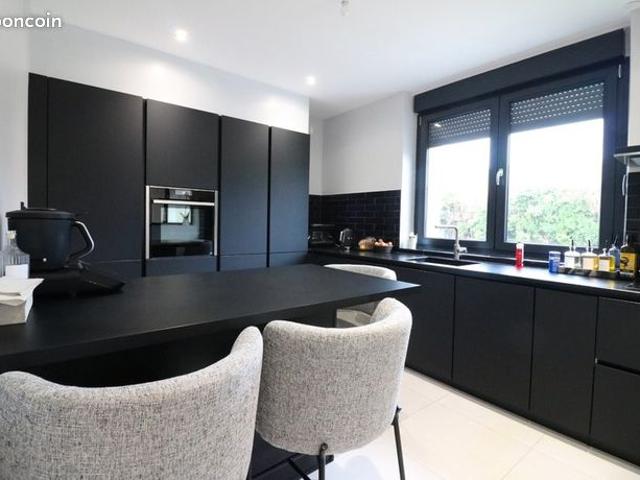 Maison 5 pièces 151 m²
