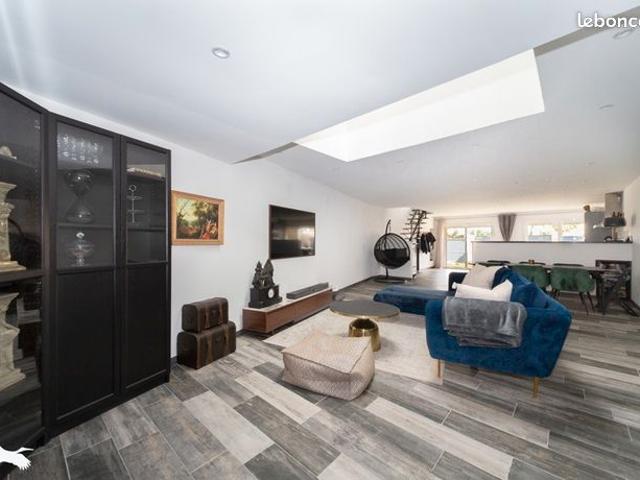 Maison 5 pièces 151 m²