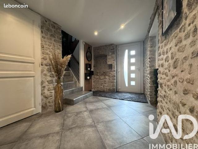 Maison 5 pièces 151 m²