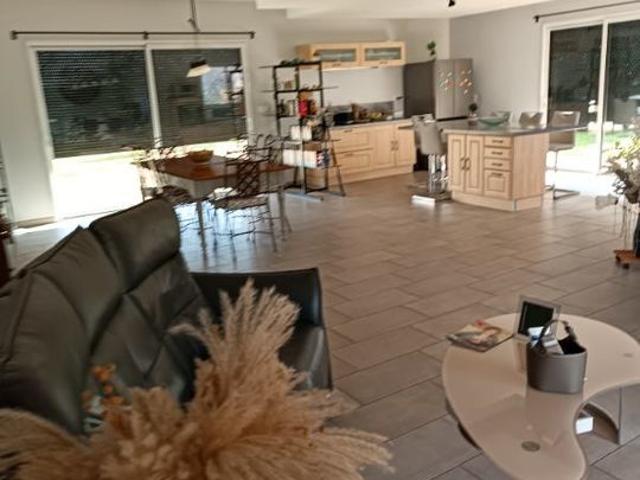 Maison 5 pièces, 153 m² à louer à Pouilly les Nonains 42155