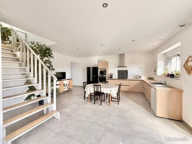 Maison 5 pièces 164 m²