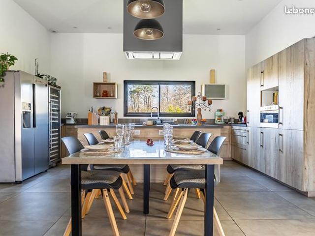 Maison 5 pièces 164 m²