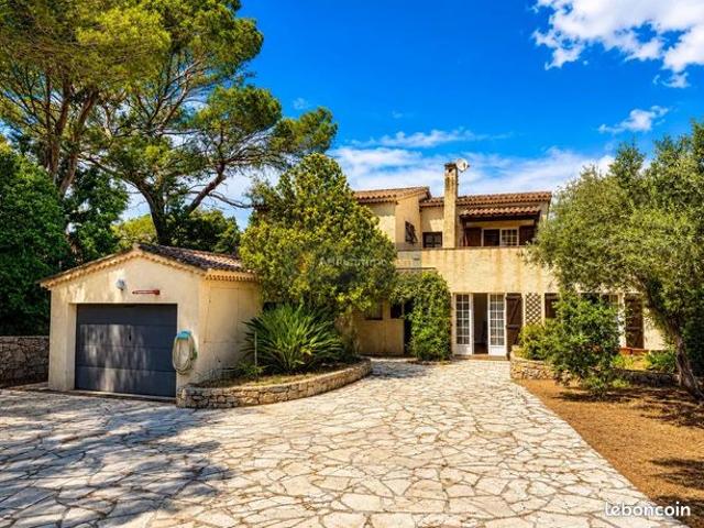 Maison 5 pièces 164 m²