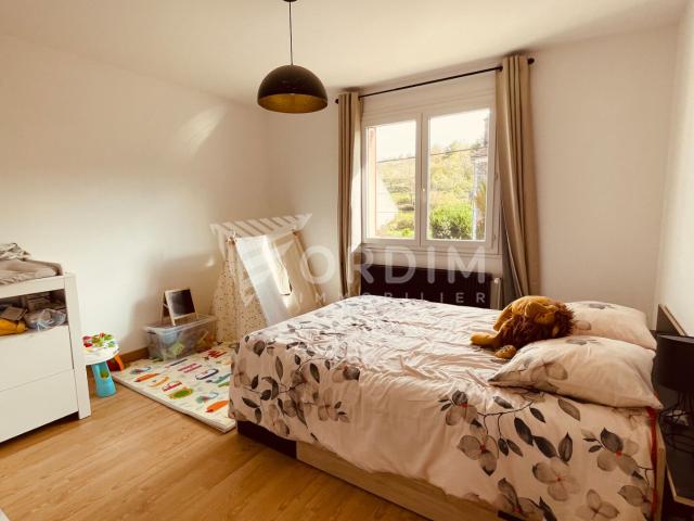 Maison 5 pièces, 164 m² à louer à Junay 89700