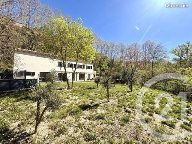 Maison 5 pièces 165 m²