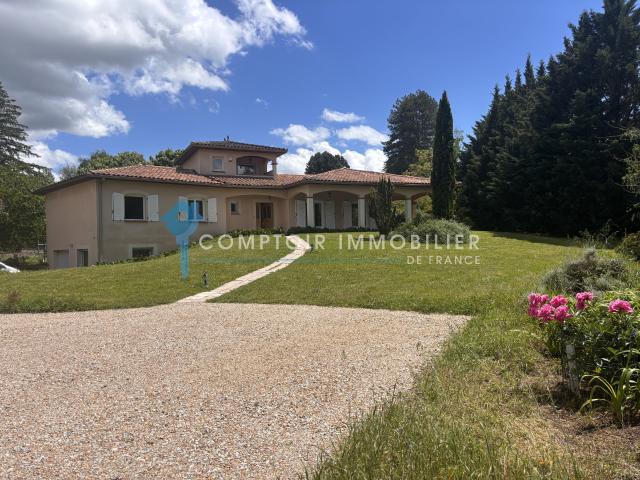 Maison 5 pièces 165 m²