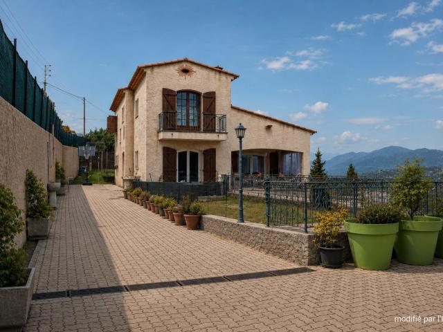 Maison 5 pièces 165 m²