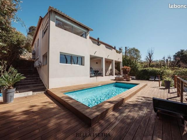 Maison 5 pièces 165 m²
