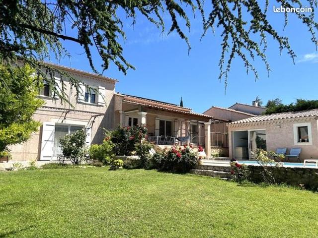 Maison 5 pièces 165 m²