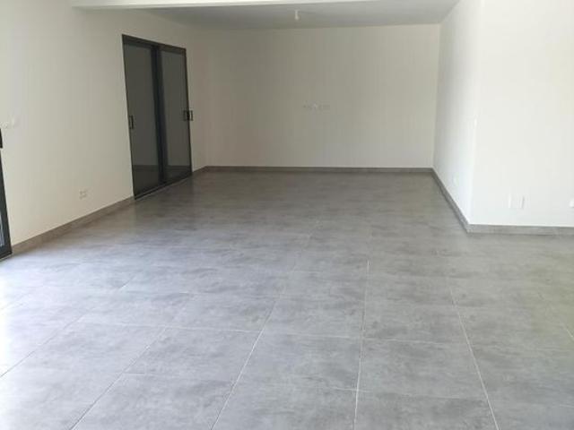 Maison 5 pièces, 165 m² à louer à Rognac 13340