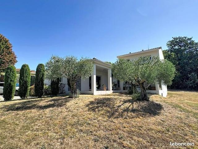 Maison 5 pièces 166 m²