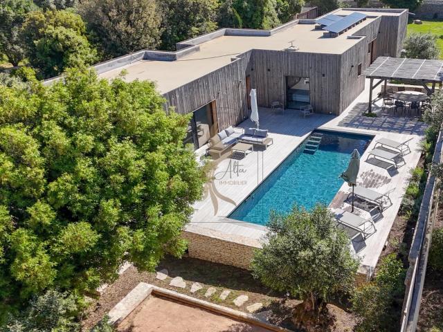 Maison 5 pièces 166 m²