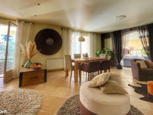 Maison 5 pièces, 167 m² à louer à Rousset 13790