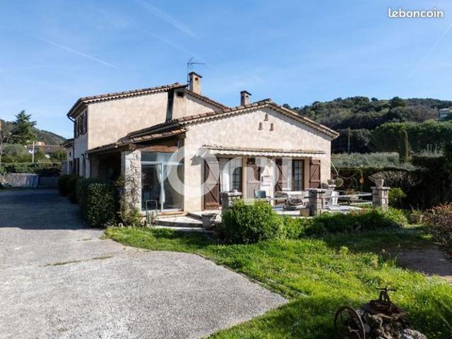 Maison 5 pièces 168 m²
