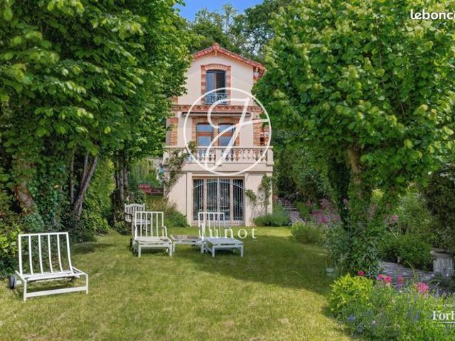 Maison 5 pièces 160 m²