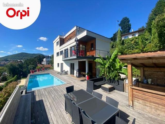 Maison 5 pièces 160 m²