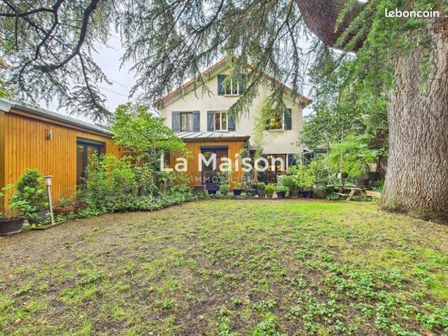 Maison 5 pièces 160 m²