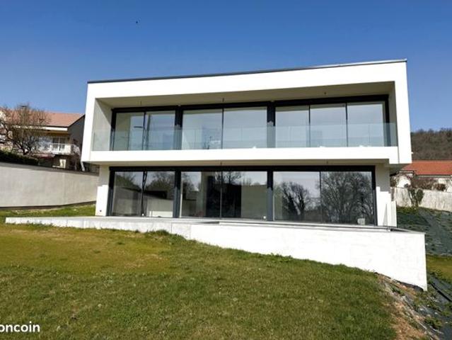 Maison 5 pièces 160 m²