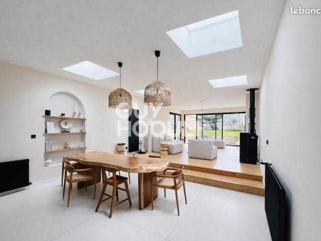 Maison 5 pièces 160 m²