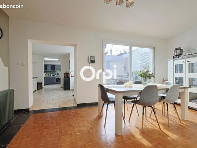Maison 5 pièces 160 m²