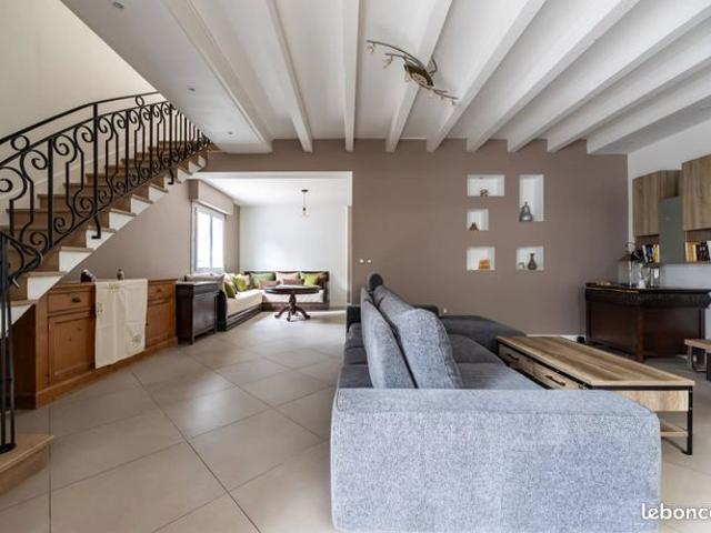 Maison 5 pièces 160 m²