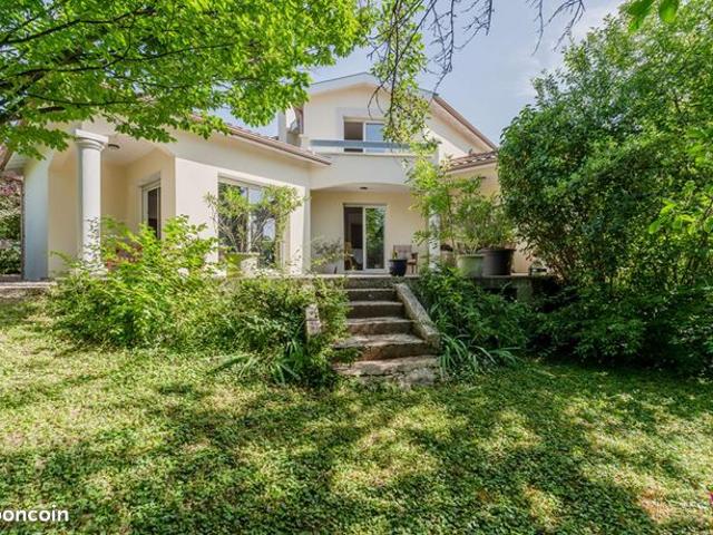 Maison 5 pièces 160 m²