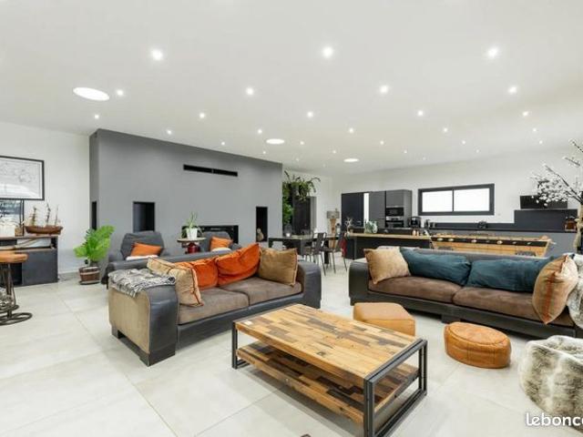 Maison 5 pièces 160 m²