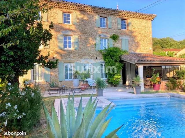 Maison 5 pièces 160 m²