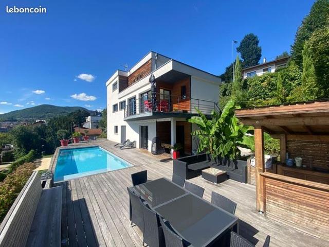 Maison 5 pièces 160 m²