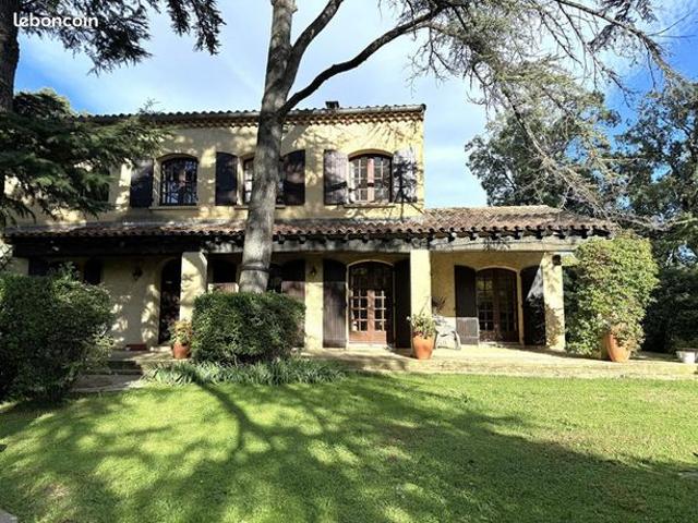Maison 5 pièces 160 m²