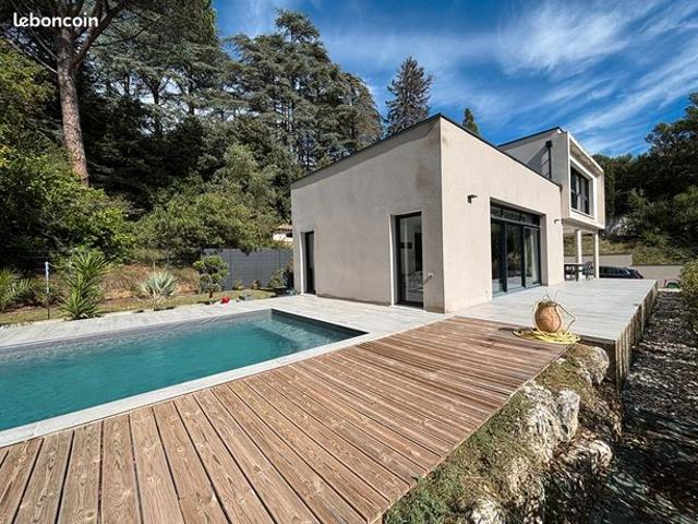 Maison 5 pièces 160 m²