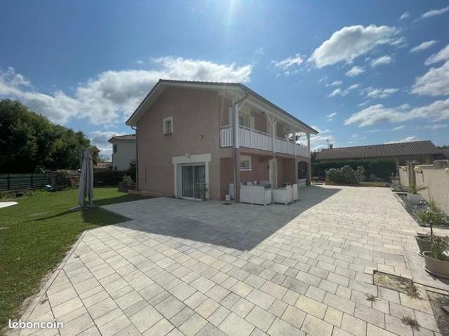 Maison 5 pièces 160 m²