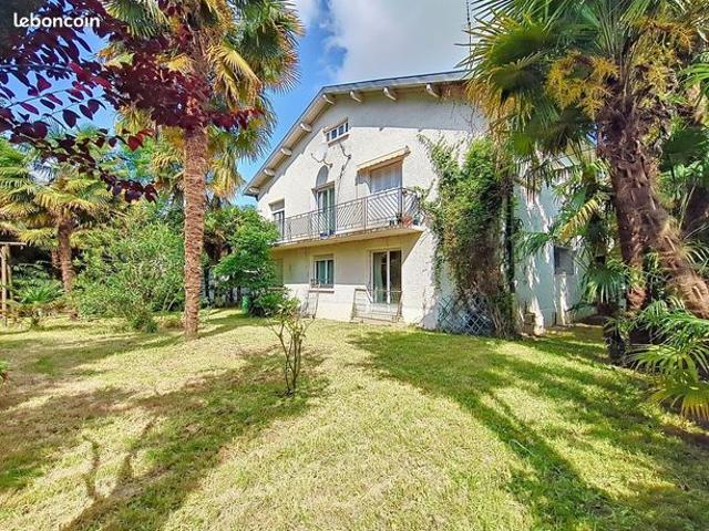 Maison 5 pièces 160 m²